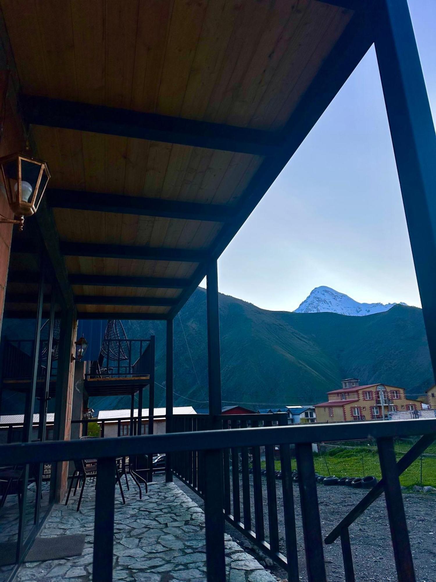 Royal Cottages Kazbegi Eksteriør billede