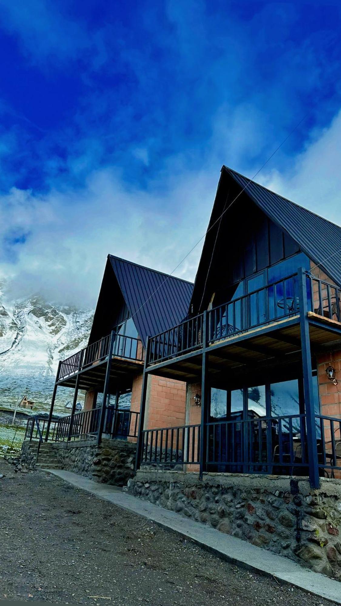 Royal Cottages Kazbegi Eksteriør billede
