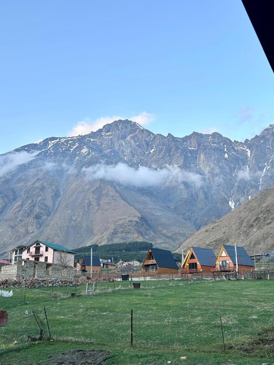 Royal Cottages Kazbegi Eksteriør billede
